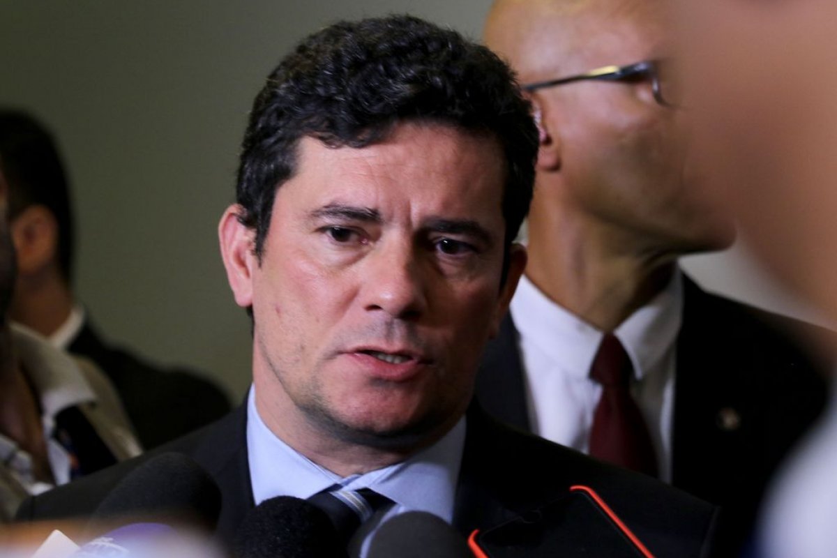 Criminoso preso por planejar atentado a Moro, foi solto por ministro em 2020