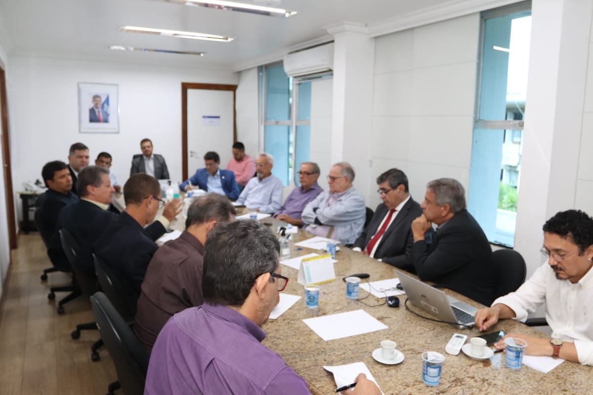 Plano Ferroviário da Bahia é apresentado em reunião na Seplan