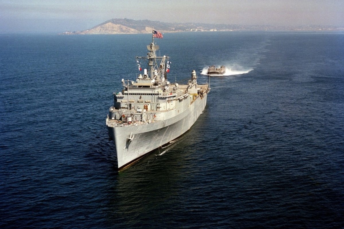 China afirma que afastou navio dos EUA que teria entrado ilegalmente ao redor das Ilhas Paracel