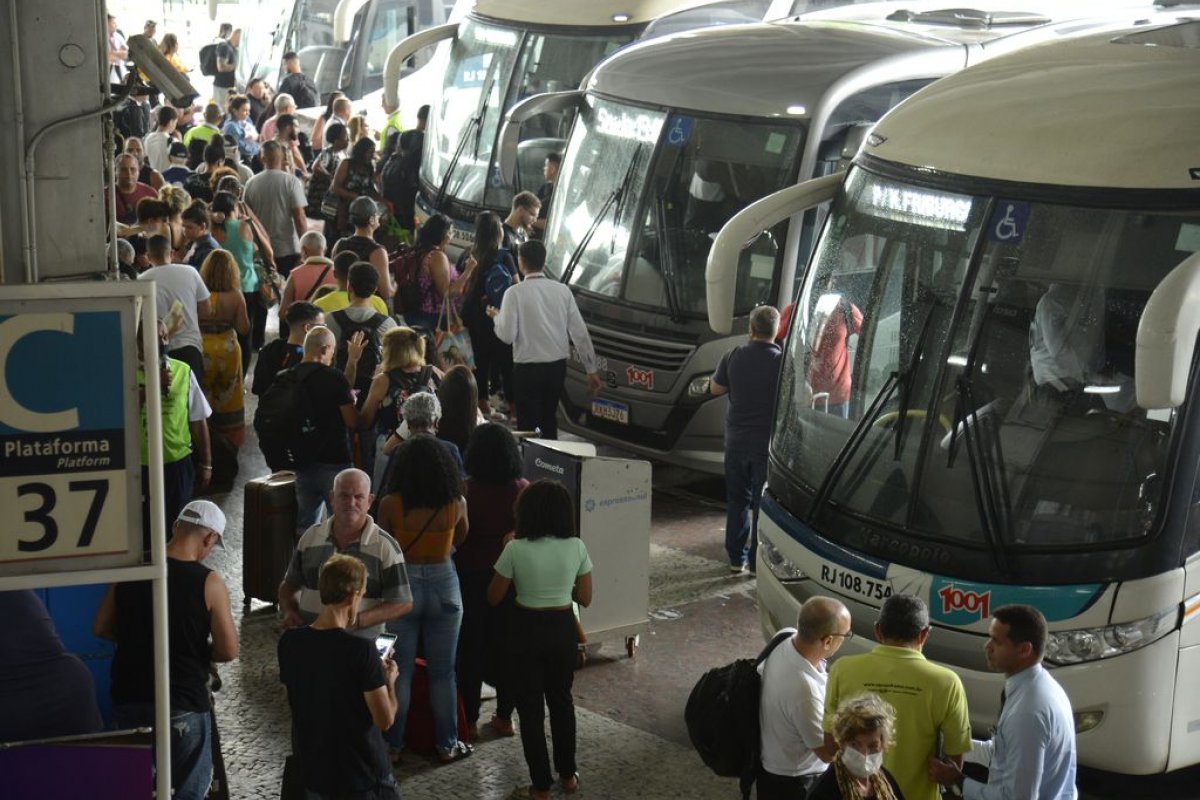 STF forma maioria para manter transporte rodoviário sem licitação