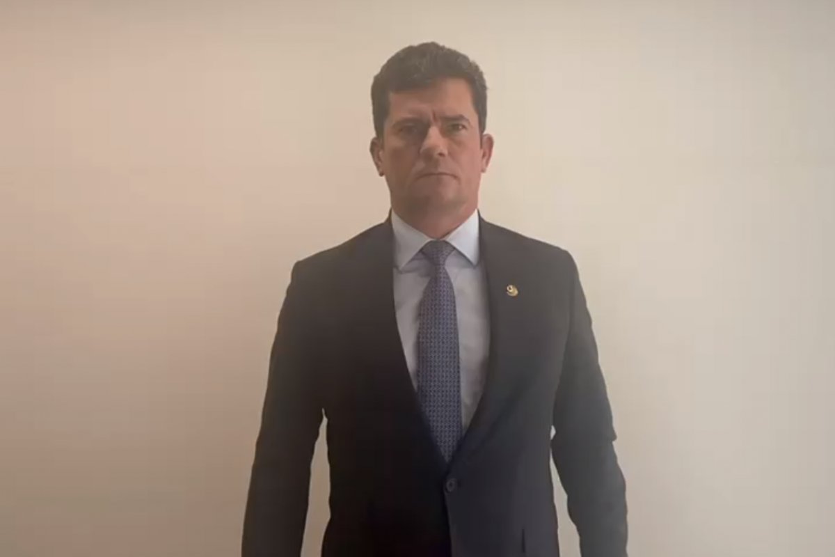 Vídeo: Sergio Moro rebate acusação de Lula sobre ameaça do PCC "respeite a minha família"
