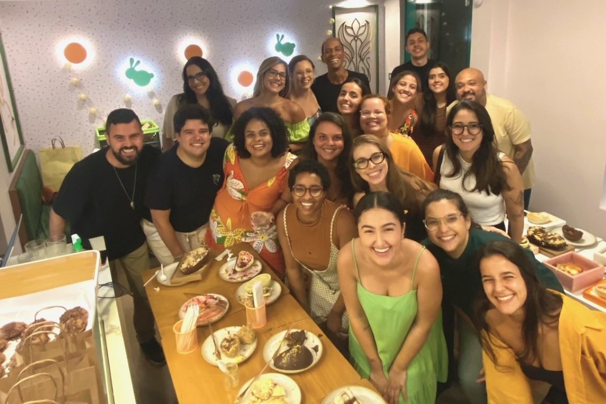 Nathalia Bulcão realiza primeira Batalha de Ovos da Páscoa do Vem Conhecer!