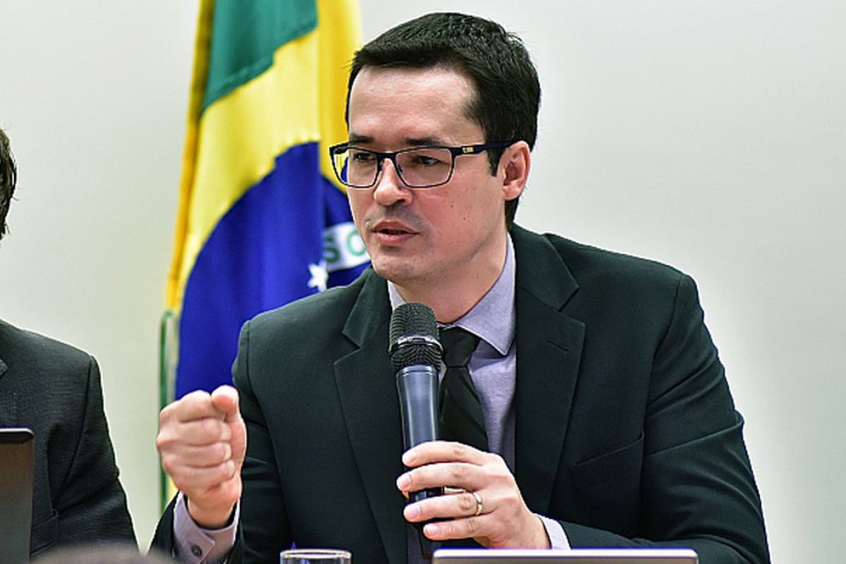 PEC quer impor novas restrições ao indulto presidencial
