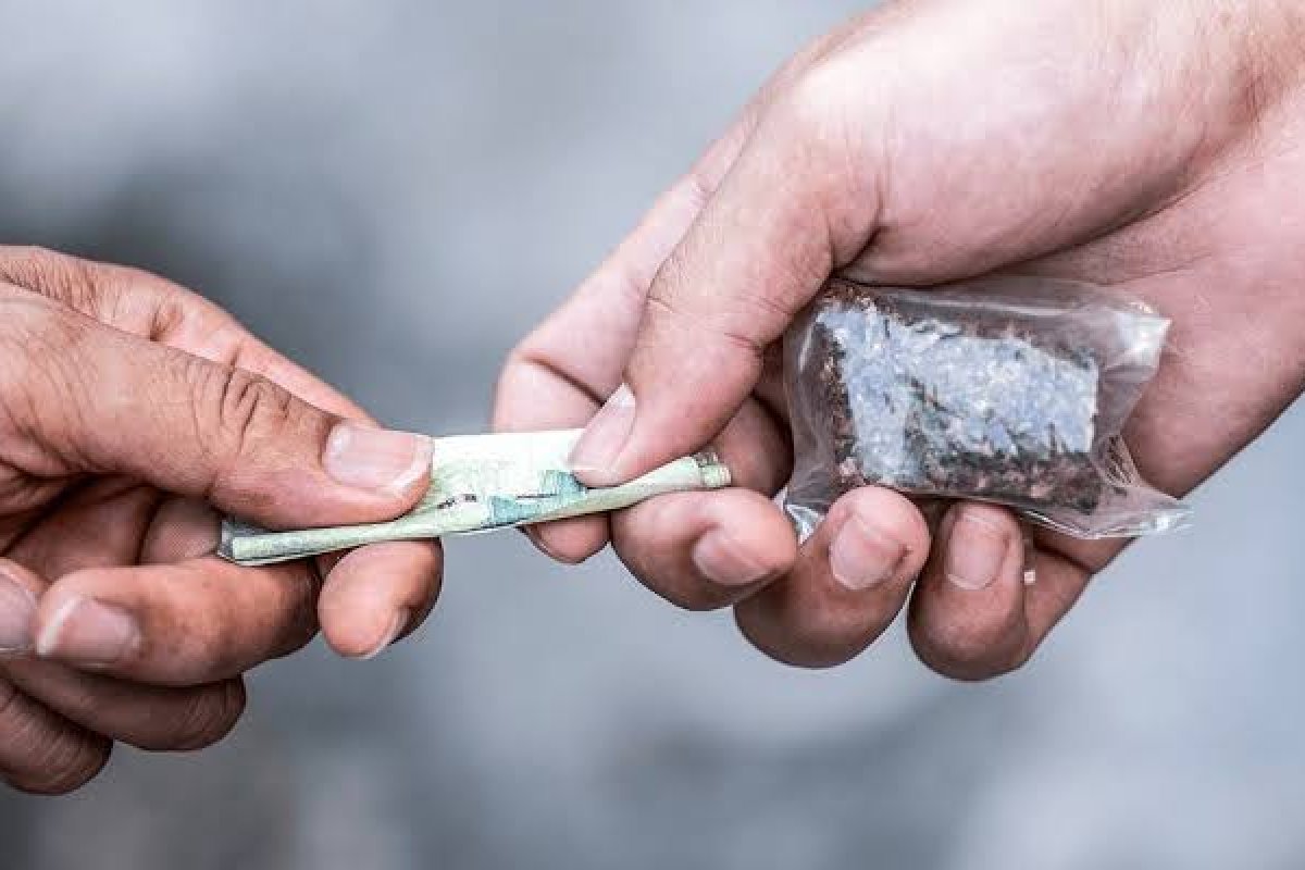 Polícia realiza mandado de prisão contra 2 suspeitos por tráfico de drogas no sudoeste da Bahia