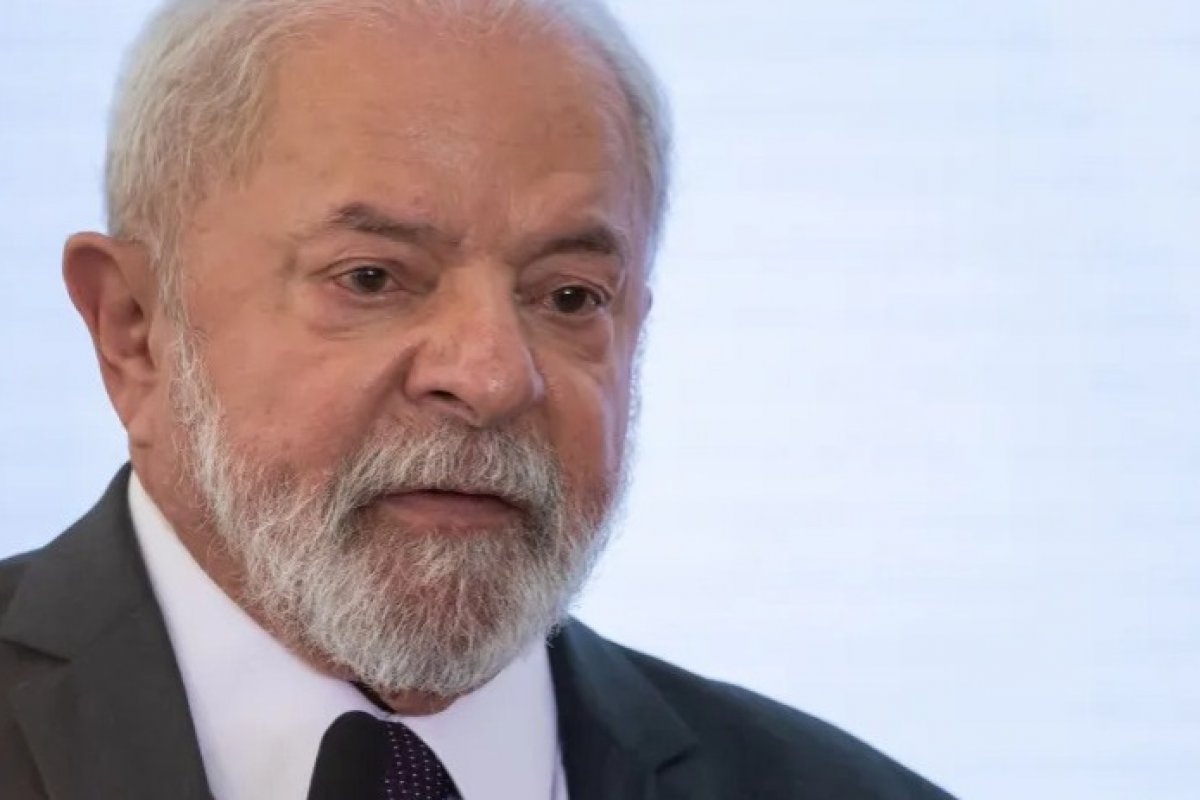 Lula adia início de viagem à China após ser diagnosticado com pneumonia leve
