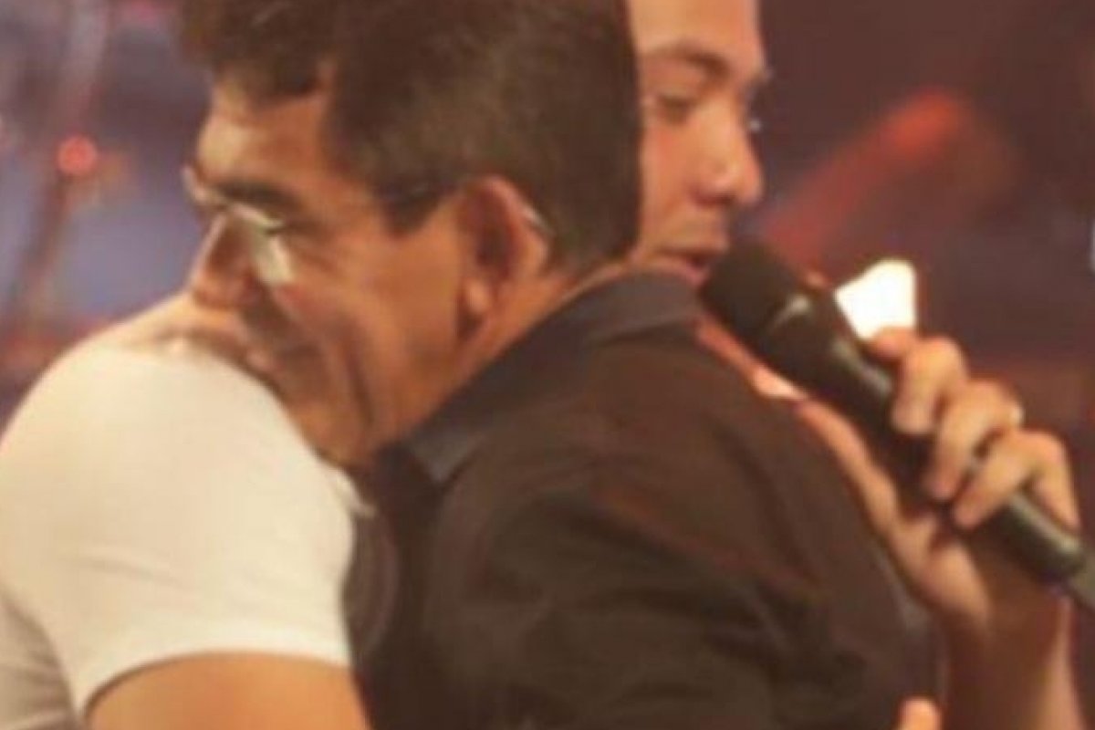 Safadão homenageia Gabriel Diniz no Recife