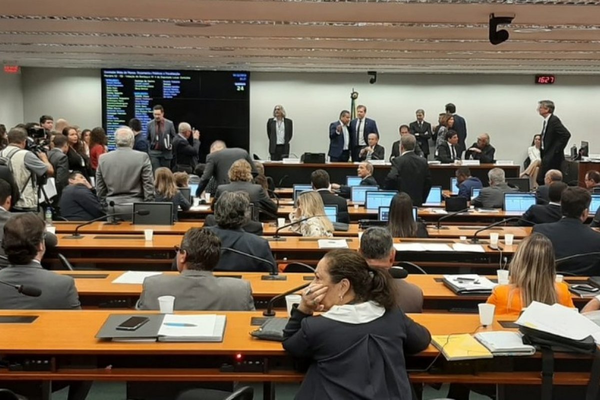 Comissão de Orçamento aprova R$ 3,8 bi em 2020 para fundo eleitoral