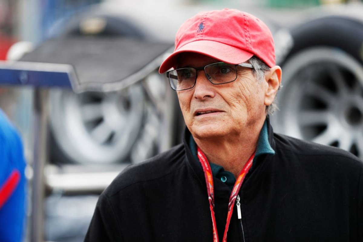 Nelson Piquet é condenado a pagar R$ 5 milhões por ofensas a Lewis Hamilton