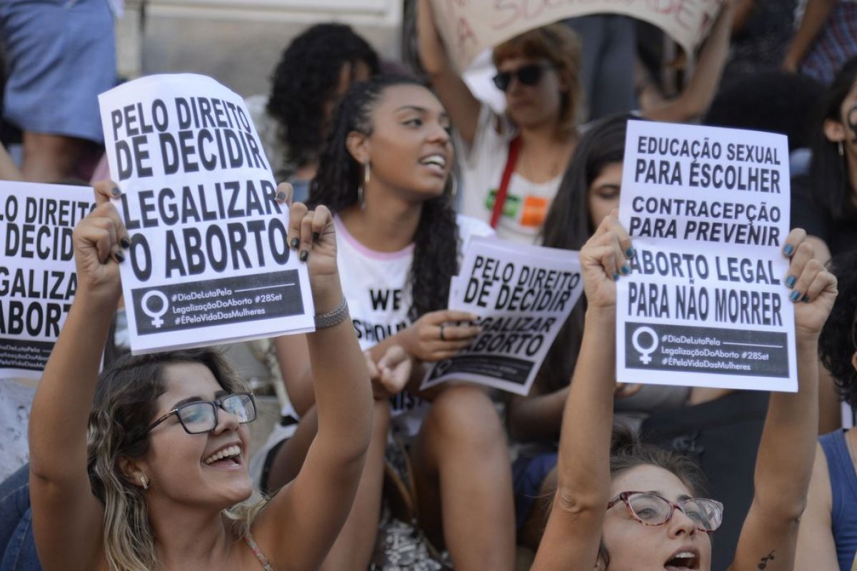 Uma a cada 7 mulheres com 40 anos já abortou no Brasil, mostra pesquisa