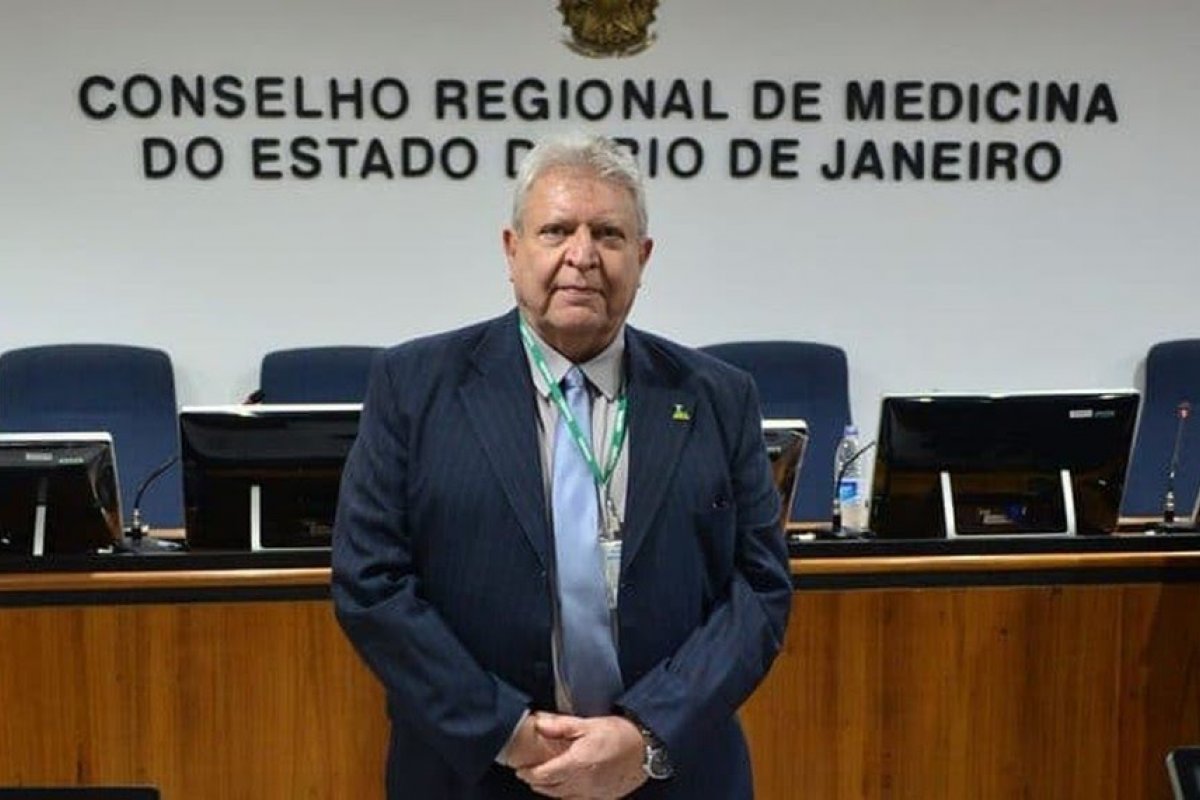 Presidente do Conselho de Medicina do Rio pede afastamento após ser indiciado por abuso sexual