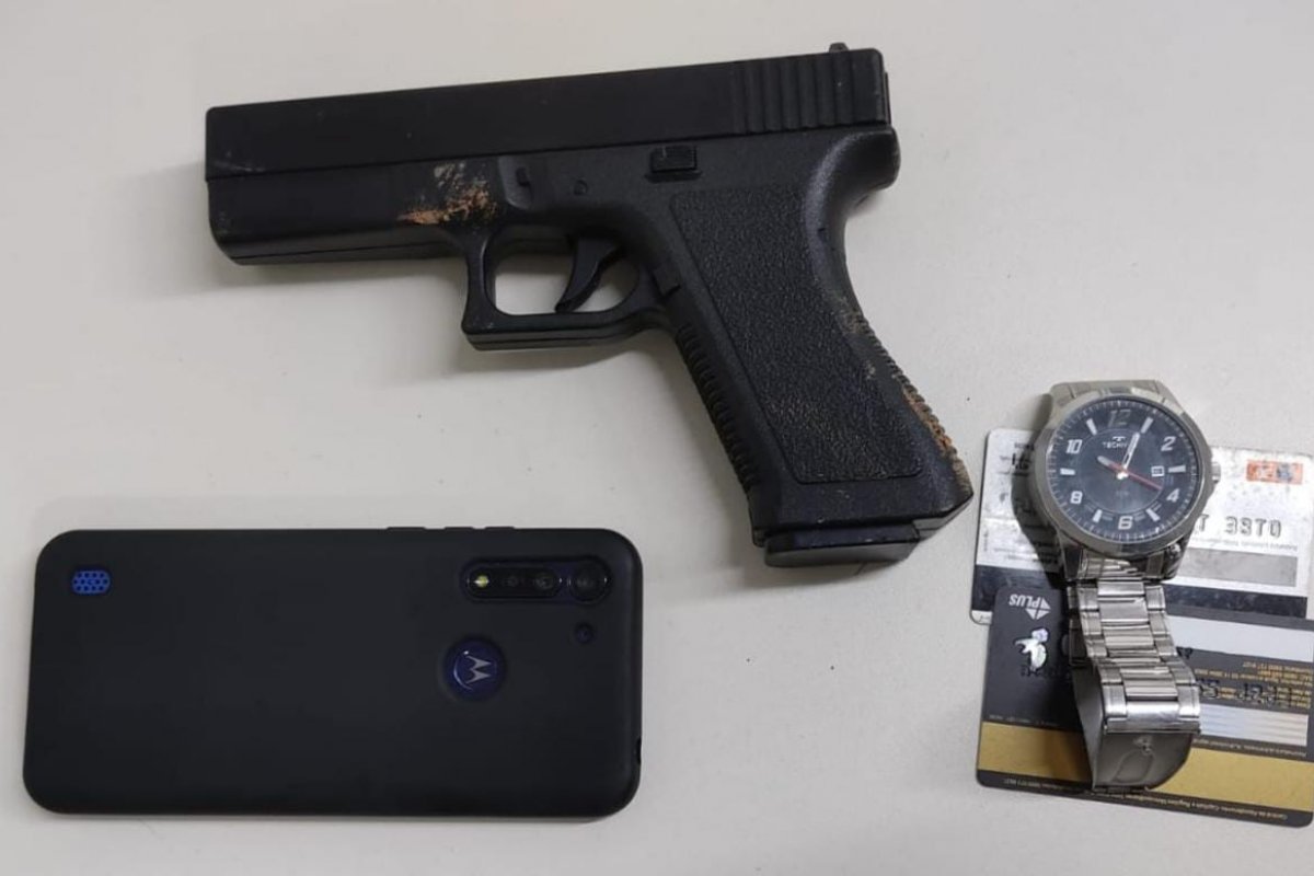 PM prende adolescente apontado como autor de assaltos em Salvador