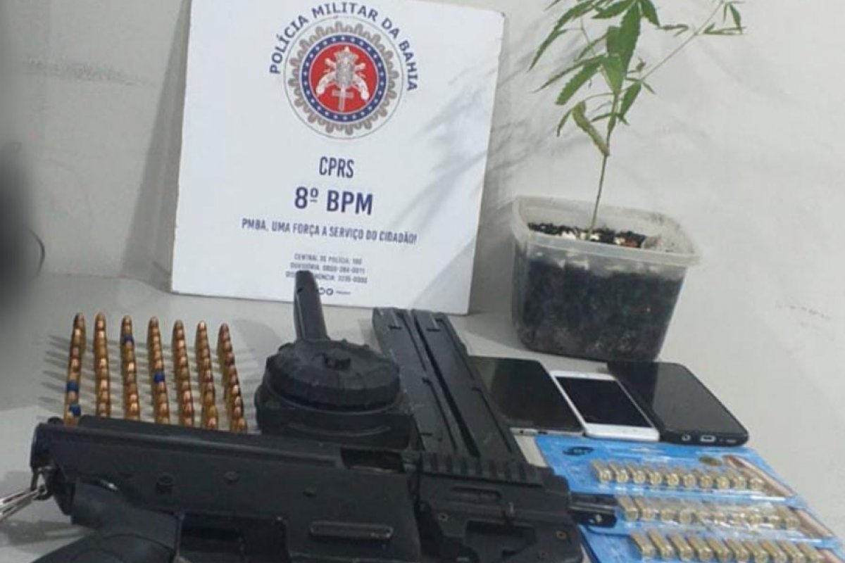 Cinco criminosos são presos em Santa Cabrália com submetralhadora e munições