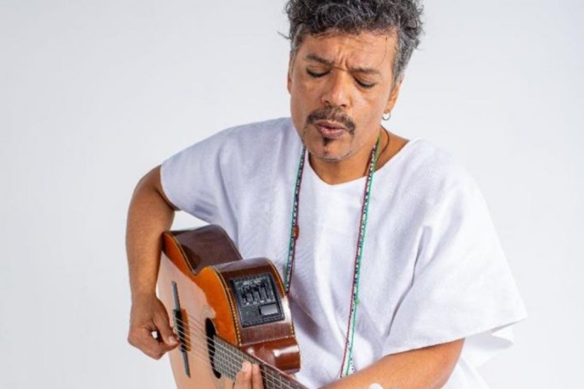 Tito Bahiense recebe Aiace em seu show "Minhas Marinas e Ritas”