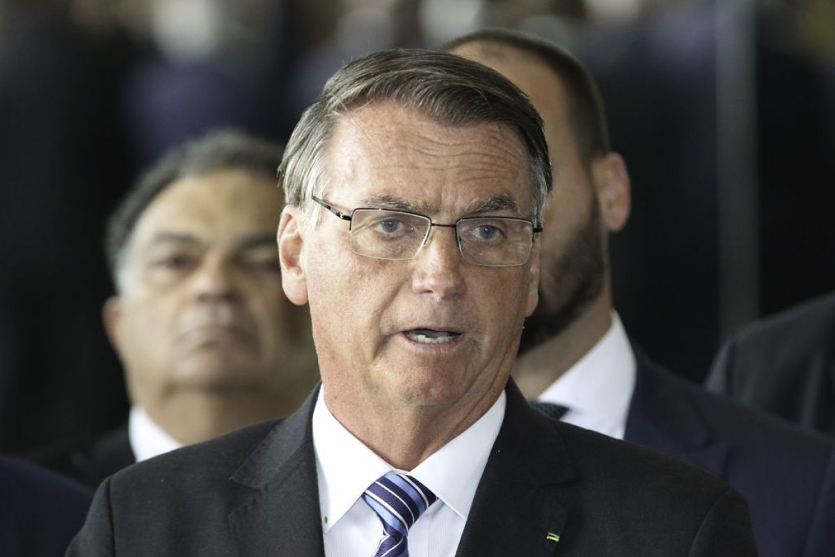 Bolsonaro divulga data e horário de retorno a Brasília