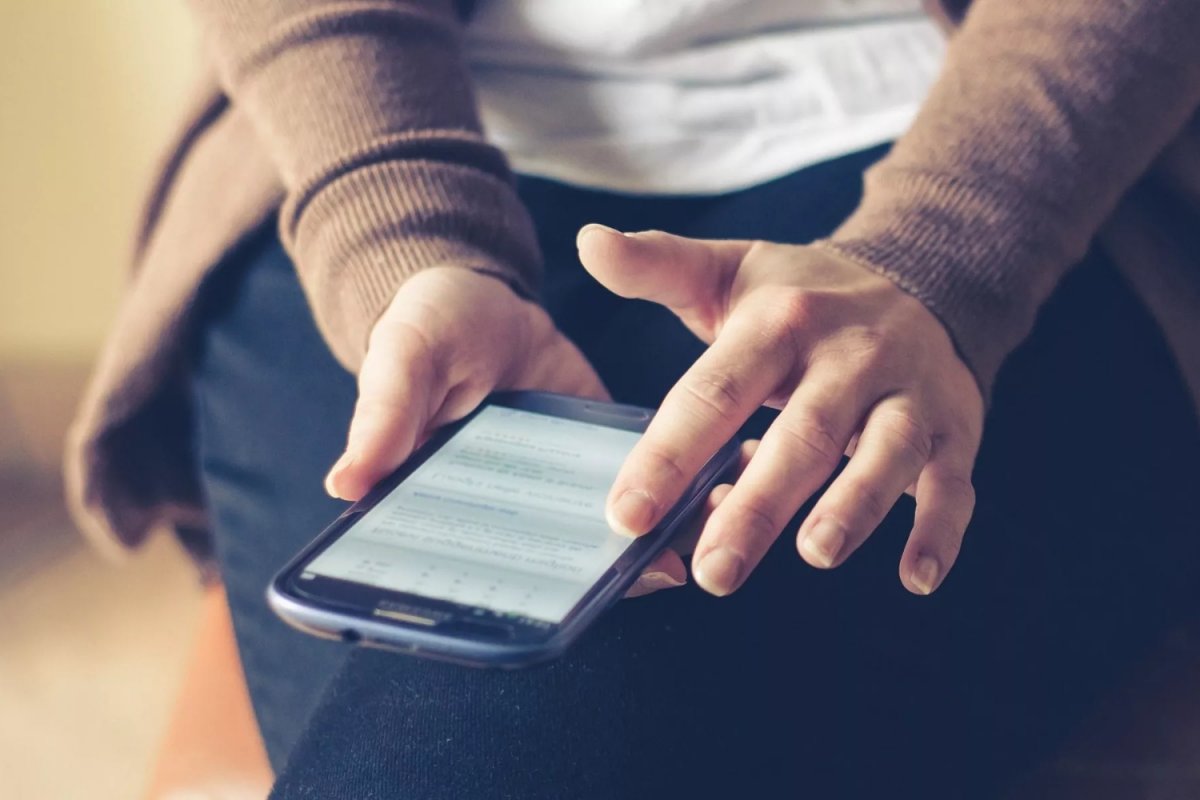 Governo exige que Facebook e Google removam conteúdo que induz usuário a cair em golpe