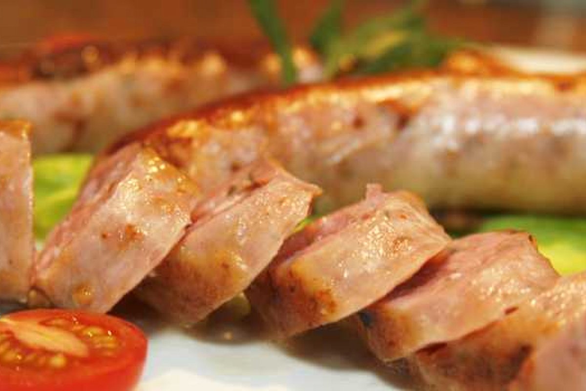 Inovação culinária: Linguiça de camarão chega ao mercado prioritariamente para o trade hoteleiro!