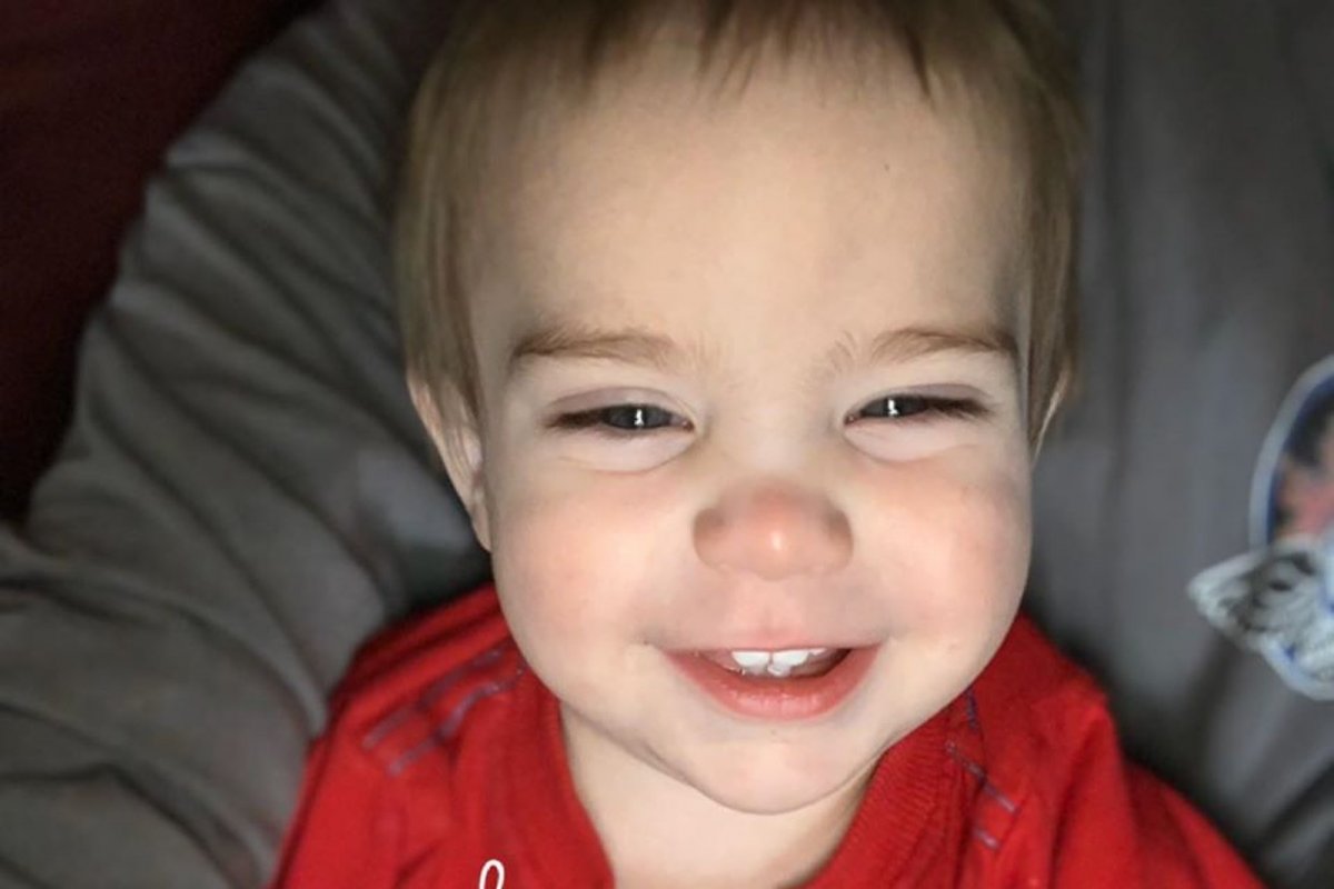 Criança morre ao tentar salvar cachorro de incêndio na própria casa nos EUA