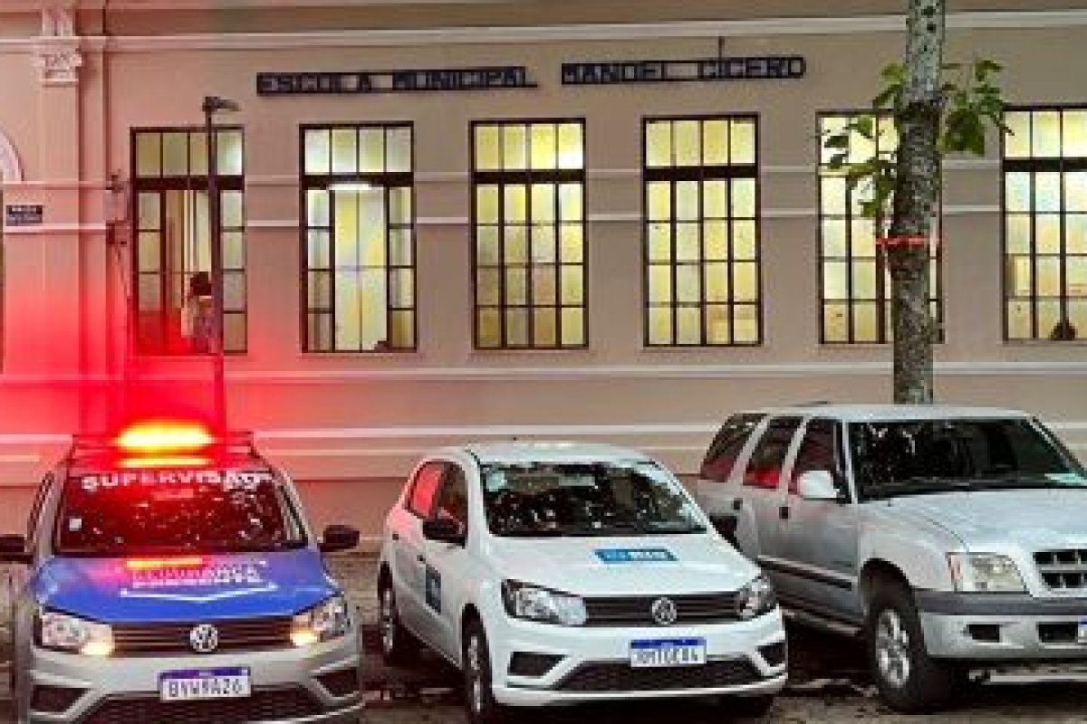 Adolescente é detido por tentar esfaquear alunos em escola no RJ