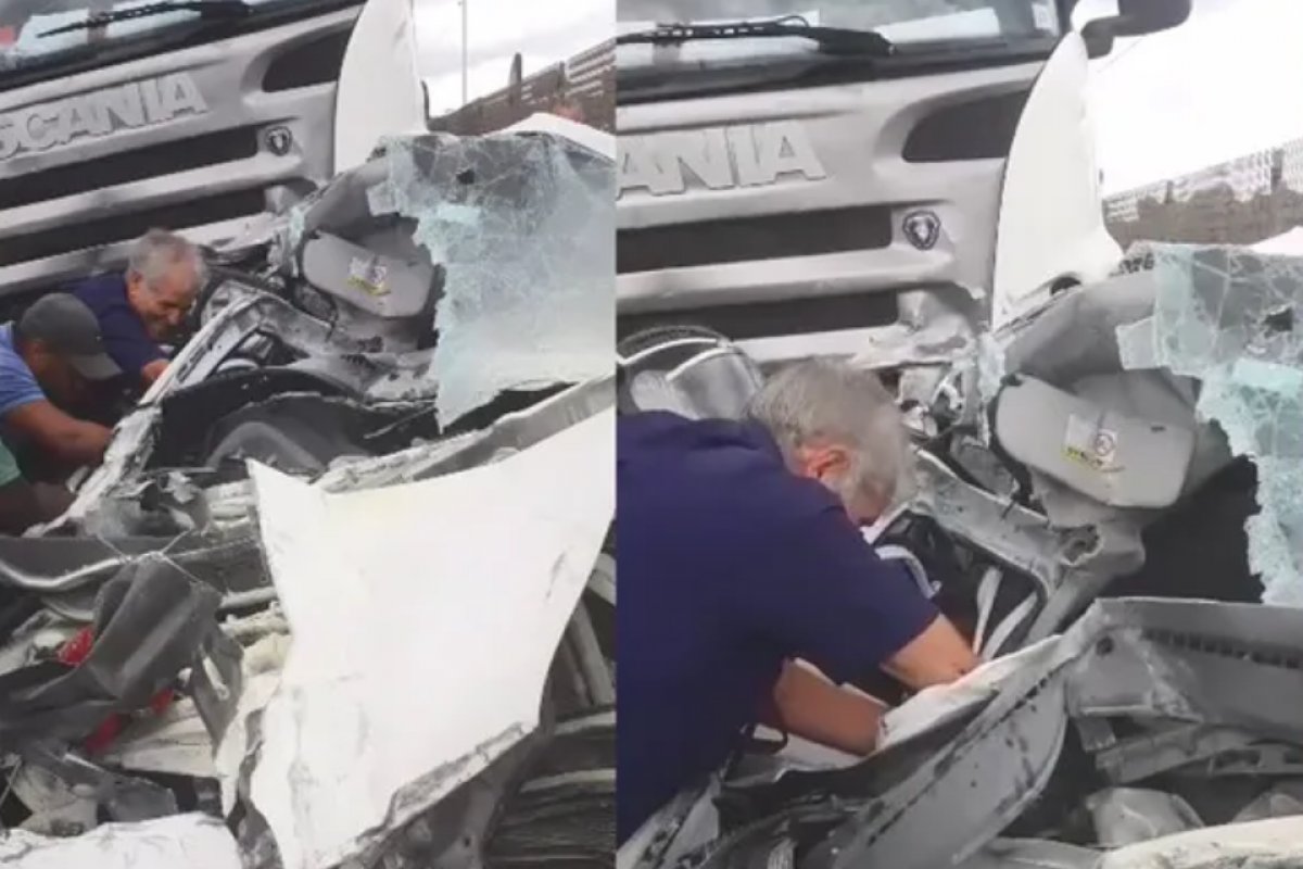 Acidente entre carro e carretas deixa duas pessoas gravemente feridas na BR 324