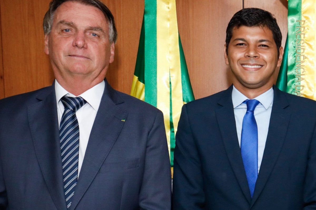 Deputado baiano Diego Castro propõe Comenda 2 de Julho a Bolsonaro