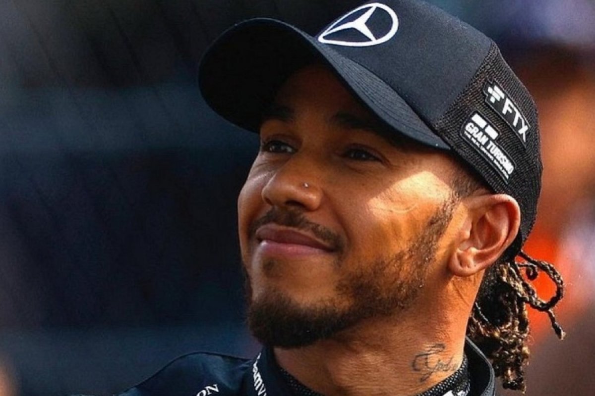 Lewis Hamilton fala sobre condenação de Piquet por racismo e homofobia "acho incrível"