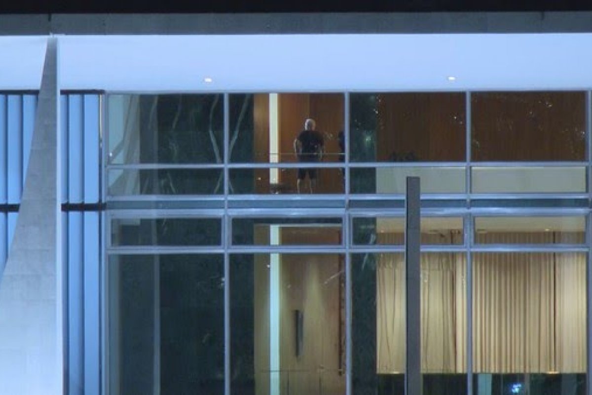 Governo volta atrás e derruba sigilo das visitas a Lula no Alvorada