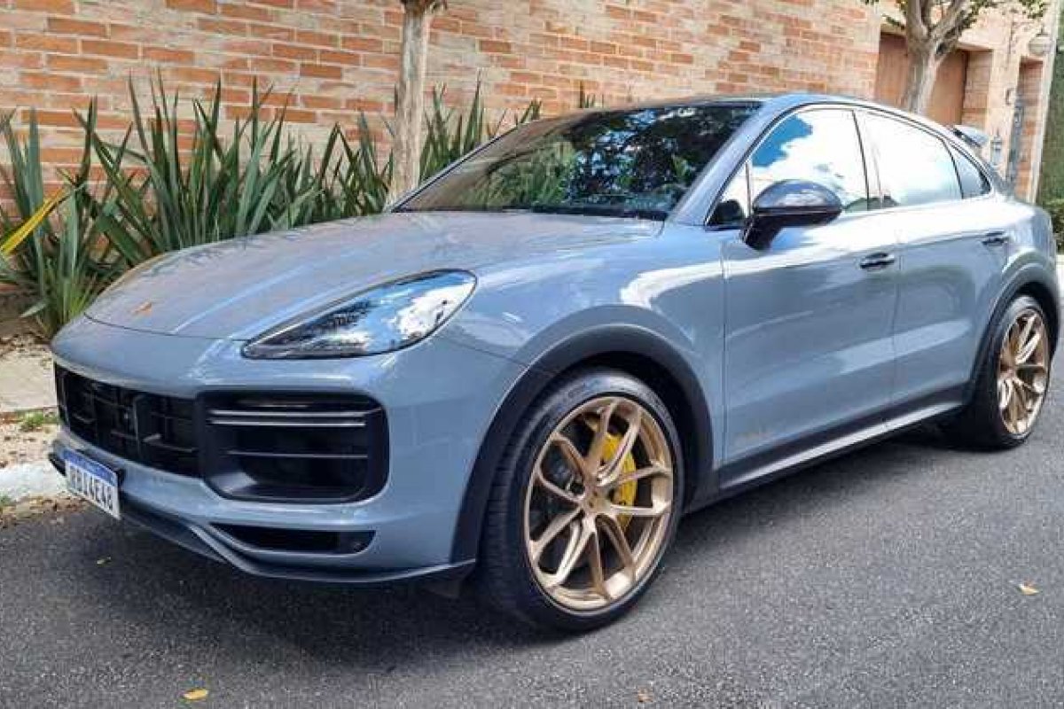 Farol da Bahia testa Porsche Cayenne turbo GT com 640cv