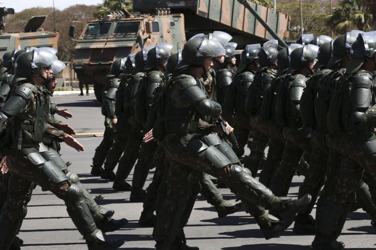 Exército vai punir militares que participarem de atos "pró-golpe de 1964"