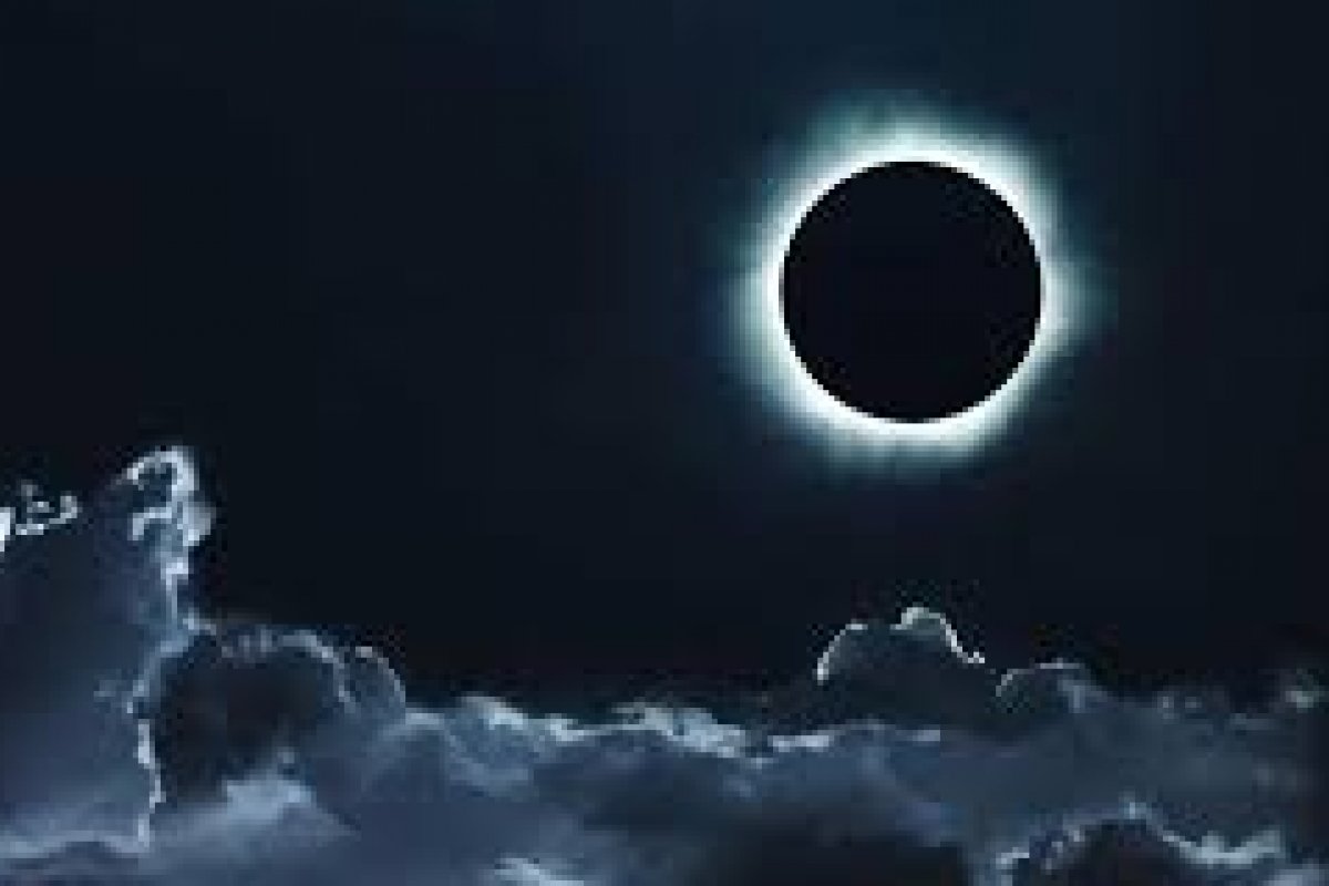 Mês de abril chega com previsão de chuva de meteoros e eclipse solar raro
