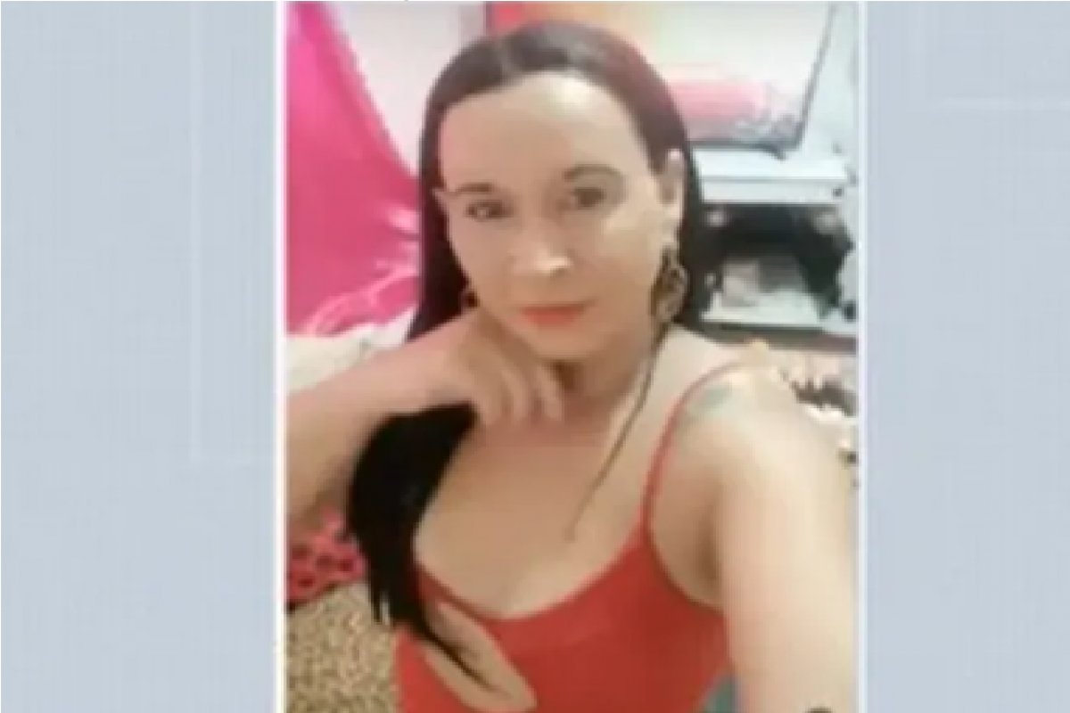 Morre mulher trans que teve corpo queimado na Bahia, diz família
