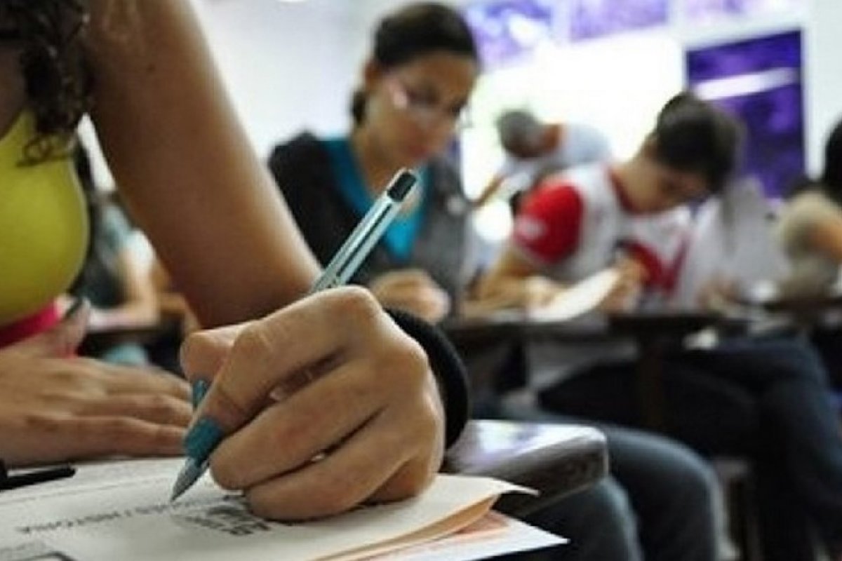 MEC libera consulta de locais de reaplicação do Enem