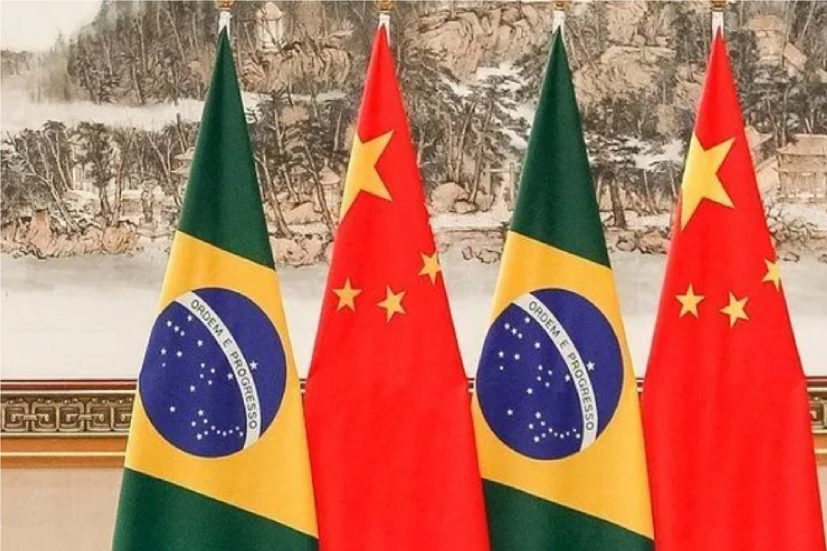 Operações comerciais entre Brasil e China sem uso de dólar devem começar em julho