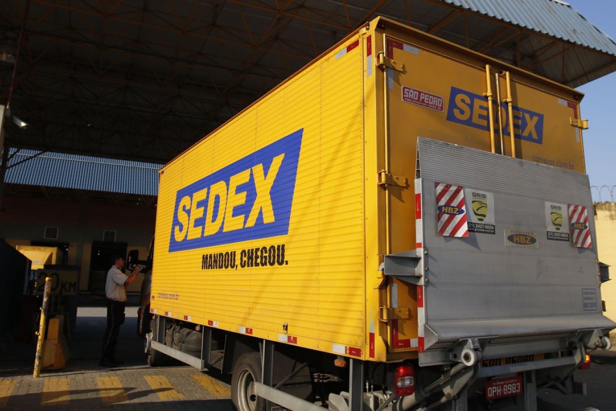 Correios aplica reajuste de 5,49% no preço de envio de cartas