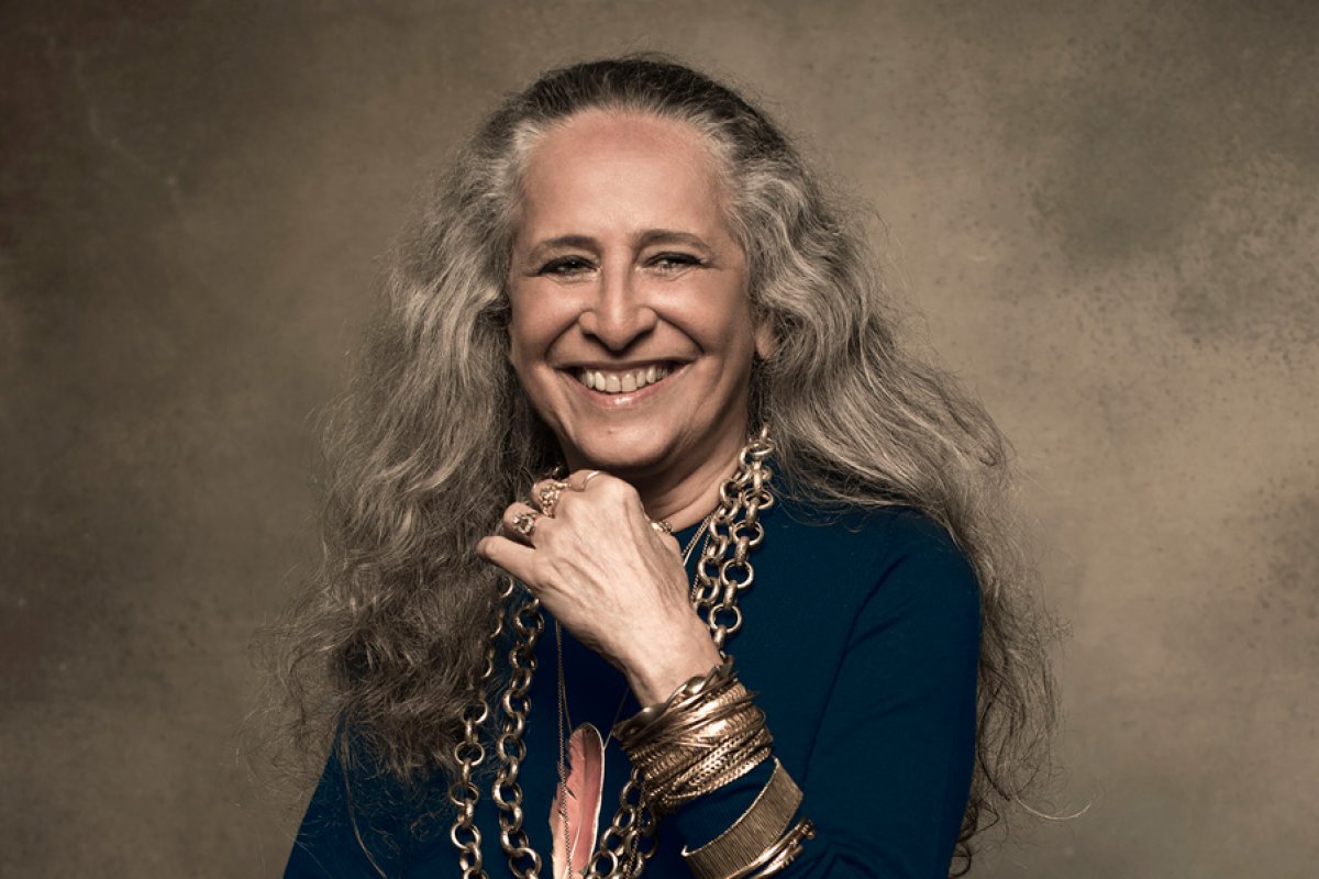 Maria Bethânia apresenta espetáculo neste domingo (8), em Salvador