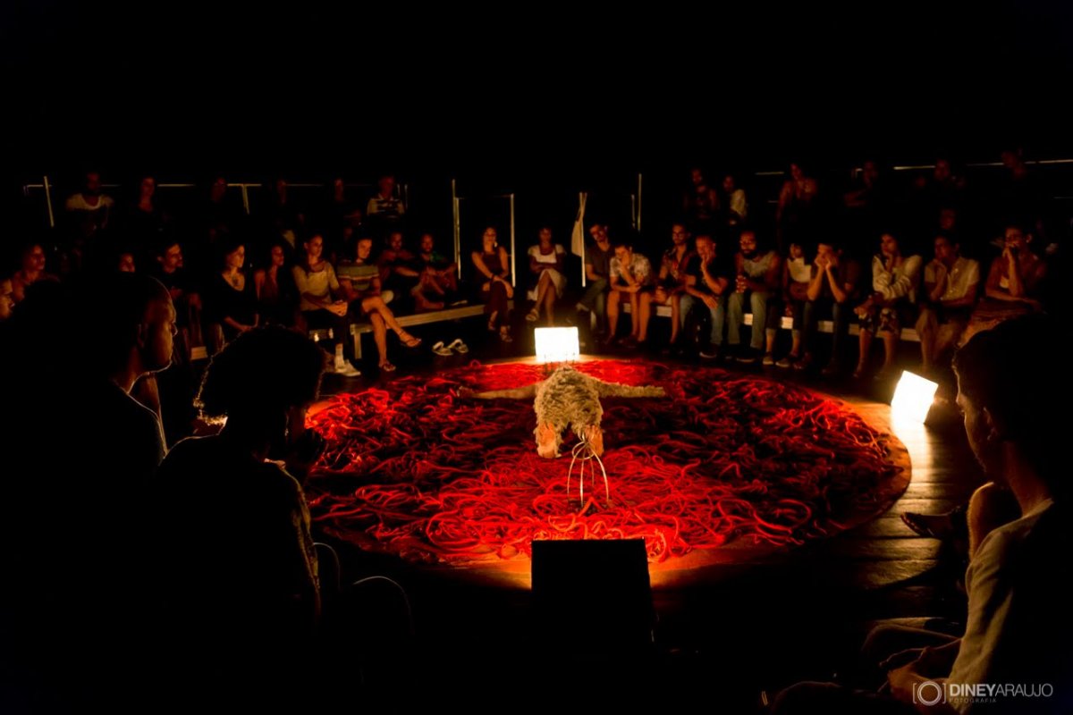 Solo "Memórias do Fogo" entra em cartaz no Sesc Senac Pelourinho