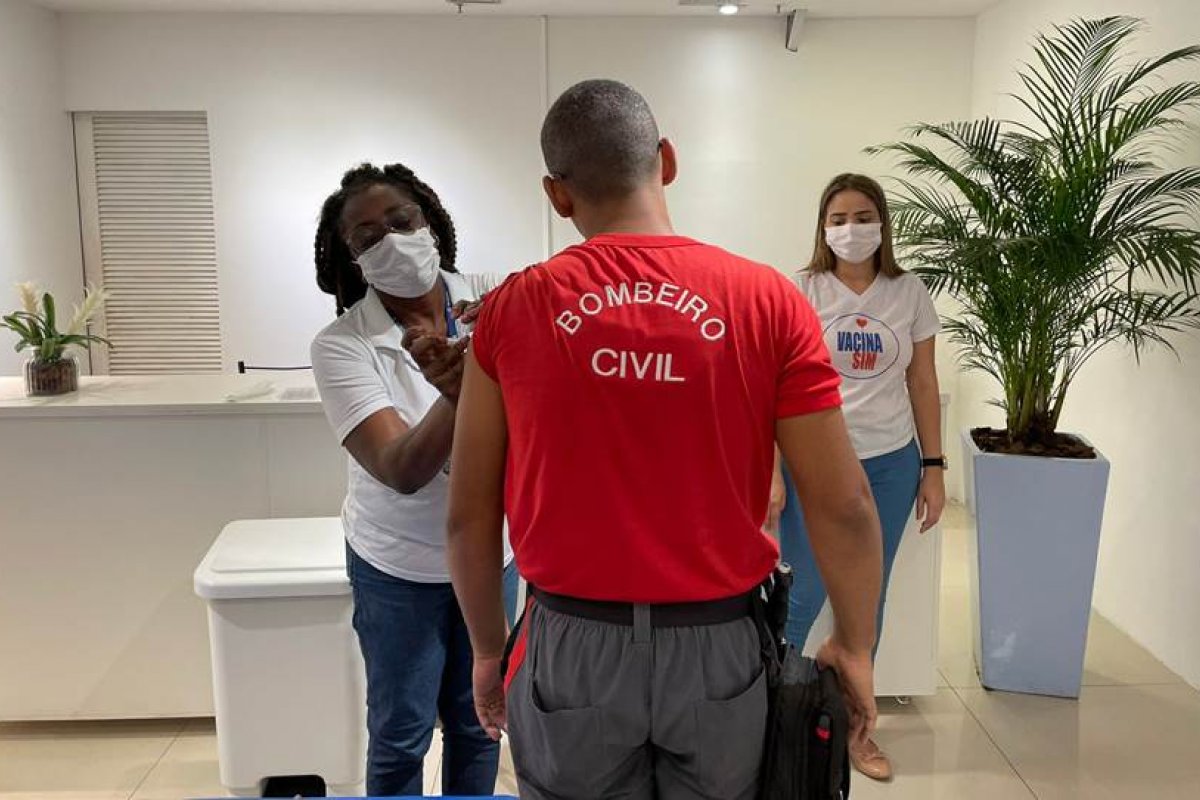 Shopping de Salvador tem ponto de vacinação contra Covid-19 e Influenza até esta quinta (5)