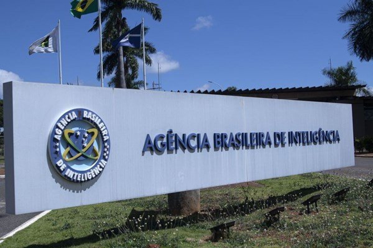 Ex-diretor da Abin é nomeado por Lula para retornar a agência