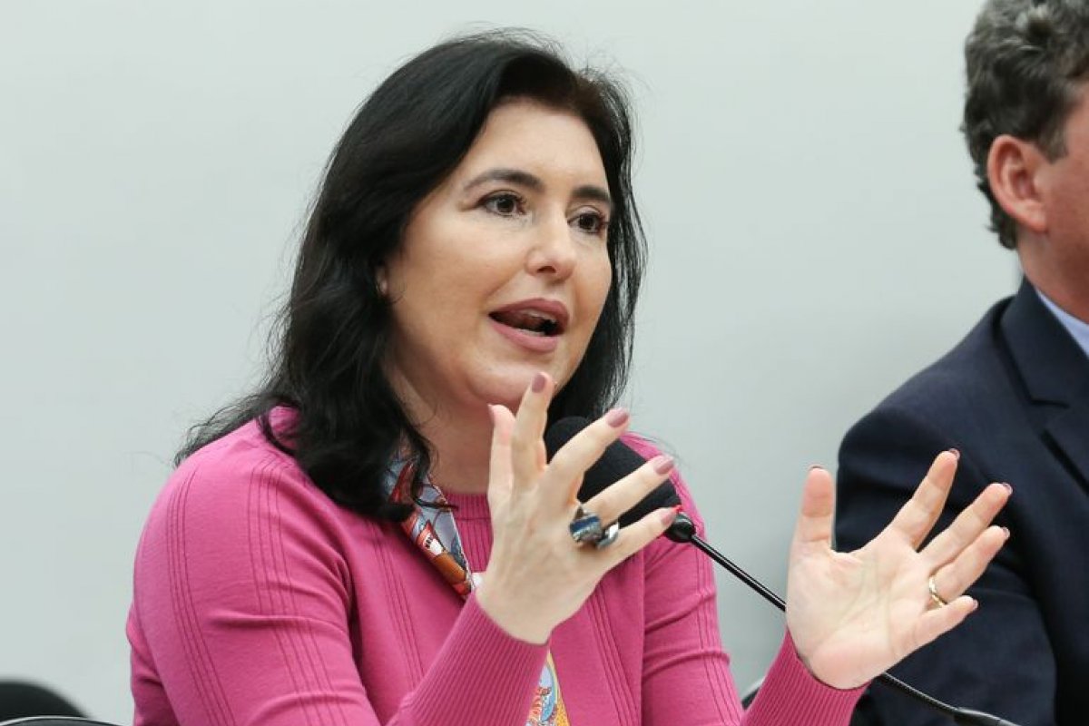 Tebet afirma que brasileiros sonegam R$500 bi em impostos por ano por conta da complexidade do sistema