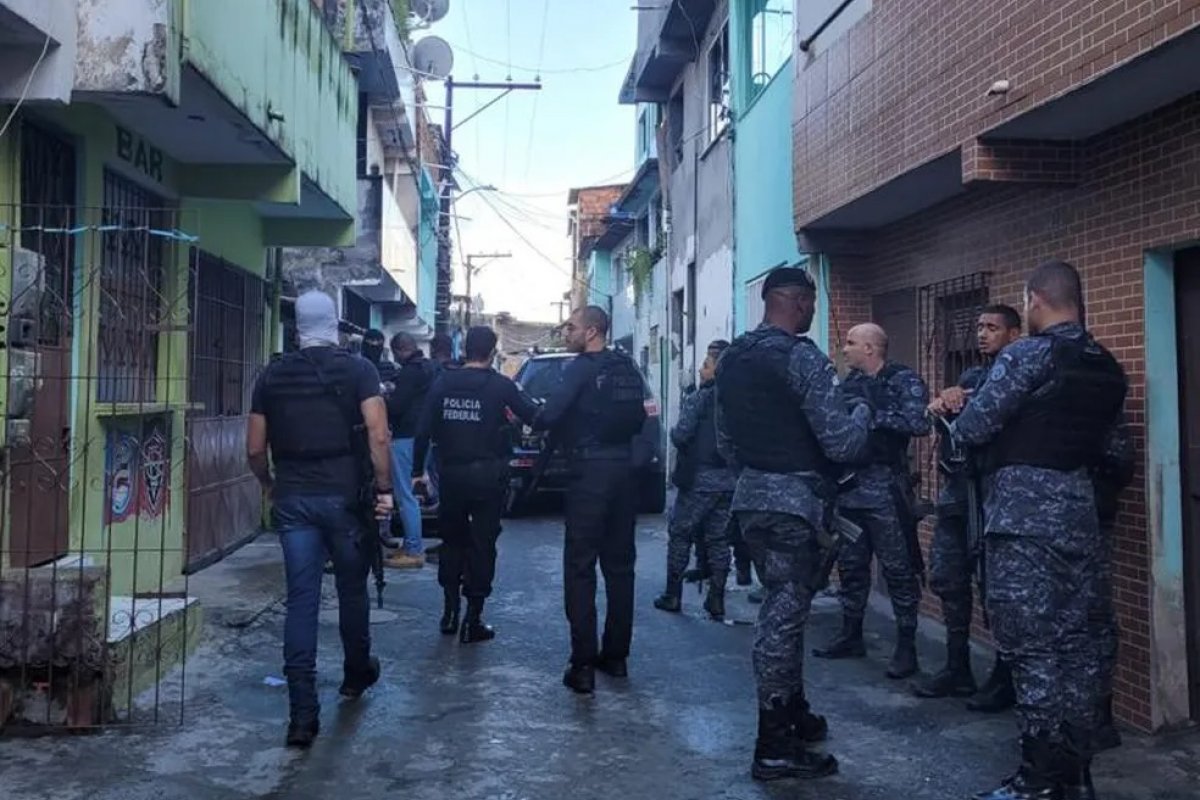 Homem morre em confronto com policiais durante operação "Terra Protegida" em Salvador