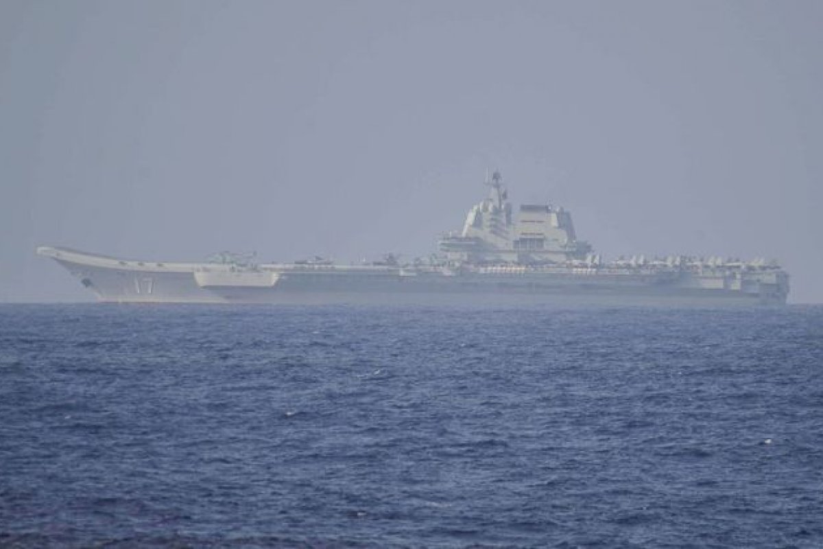 China faz uma ameaça a Taiwan com 3 navios de guerra e um helicóptero
