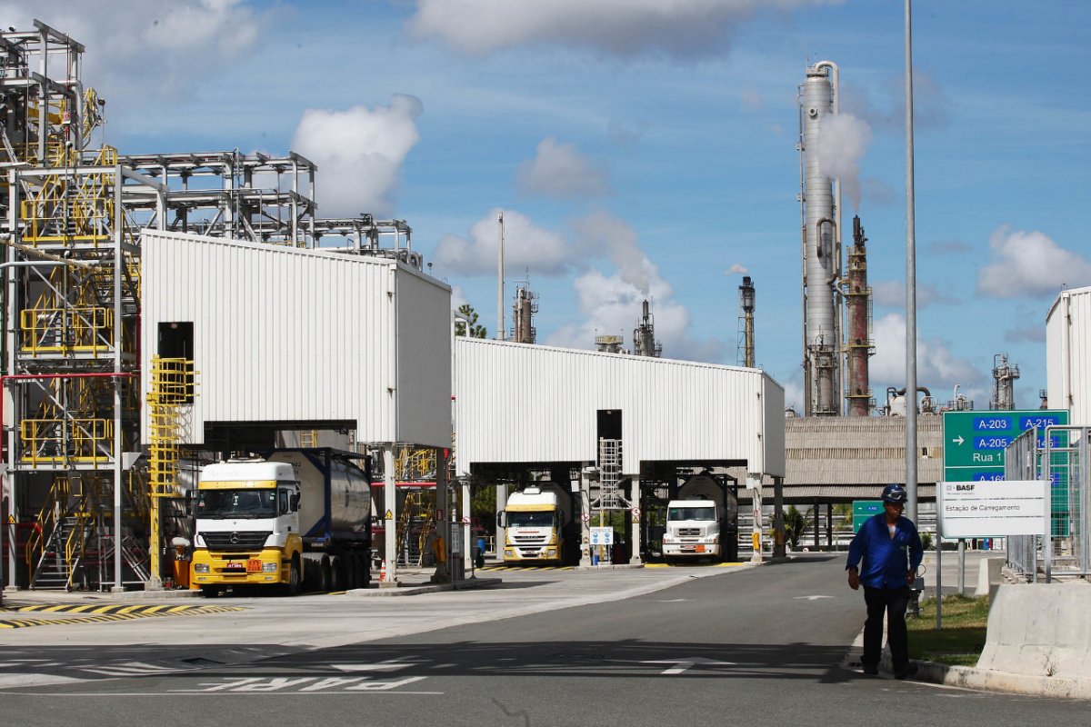 Produção industrial baiana registra variação negativa em janeiro de 2023, na comparação com 2022