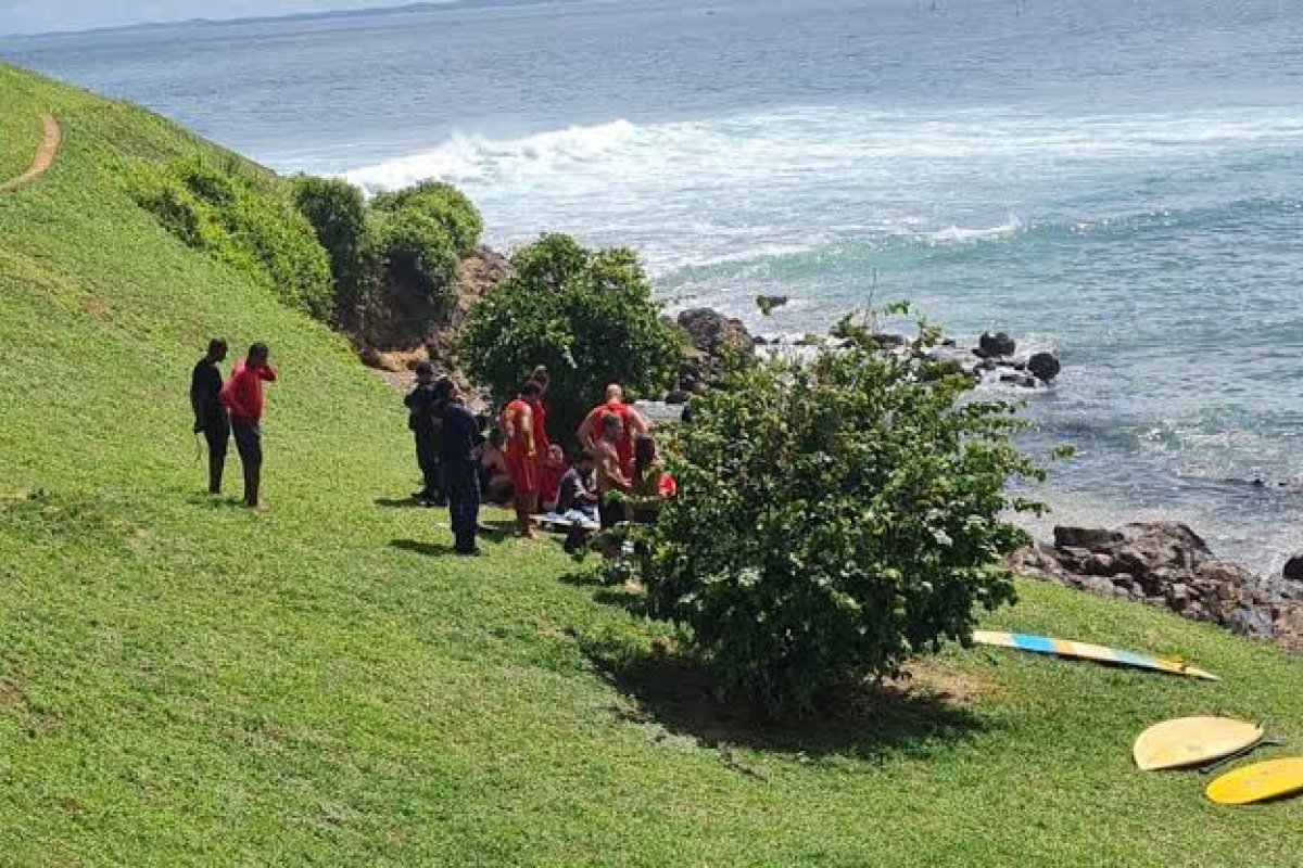 Turista morre afogada na Barra após tentar tirar uma foto