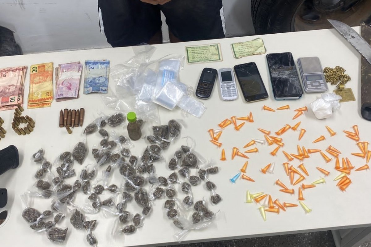 Polícia Civil realiza operação que resulta na prisão de quatro pessoas na Região Metropolitana