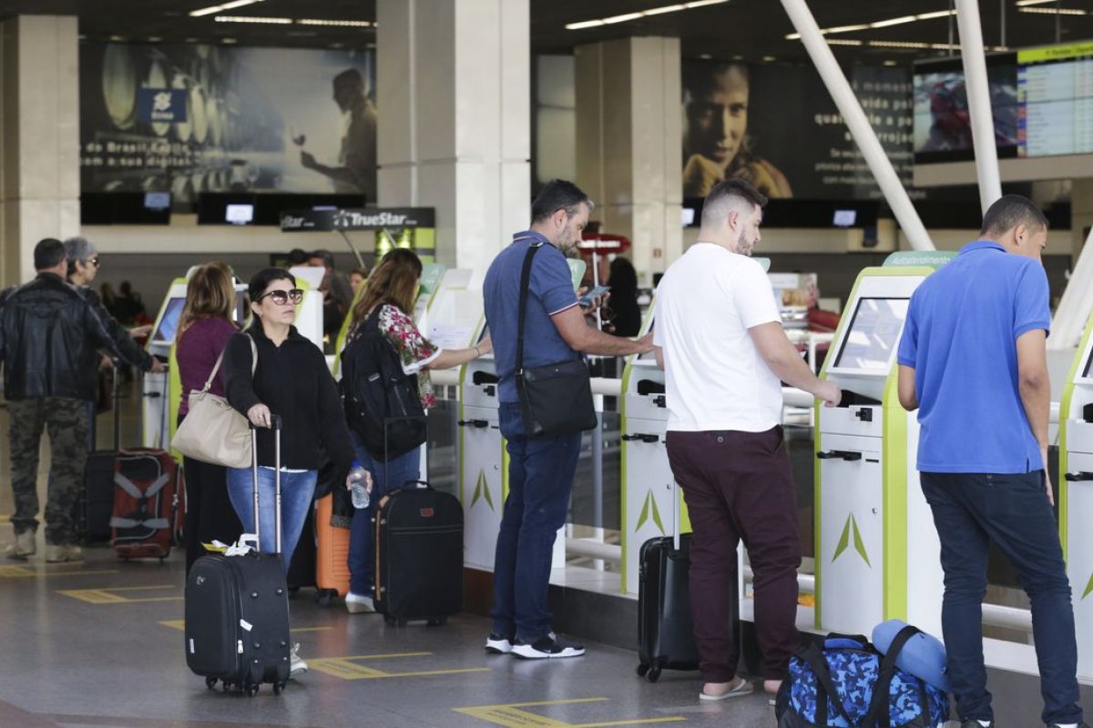 Aeroportos e rodoviárias esperam movimento intenso durante a Páscoa