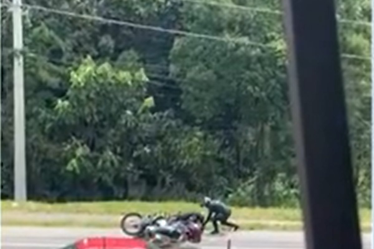 Guardas atiram em motociclista rendido após perseguição em SP