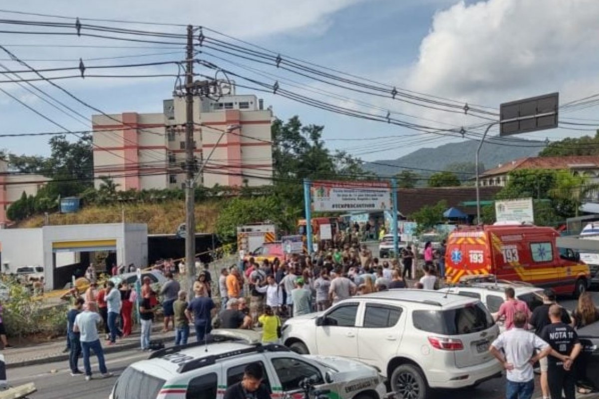 Professora que salvou crianças durante atentado a creche sofre infarto