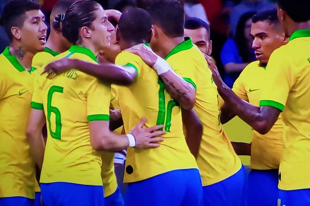 Brasil goleia Honduras em último amistoso antes da estreia na Copa América