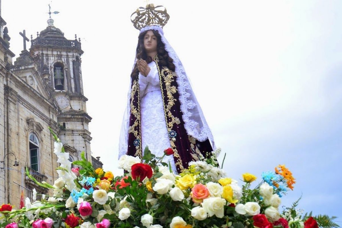 Festa em homenagem a padroeira da Bahia terá ônibus extras e Elevador Lacerda gratuito