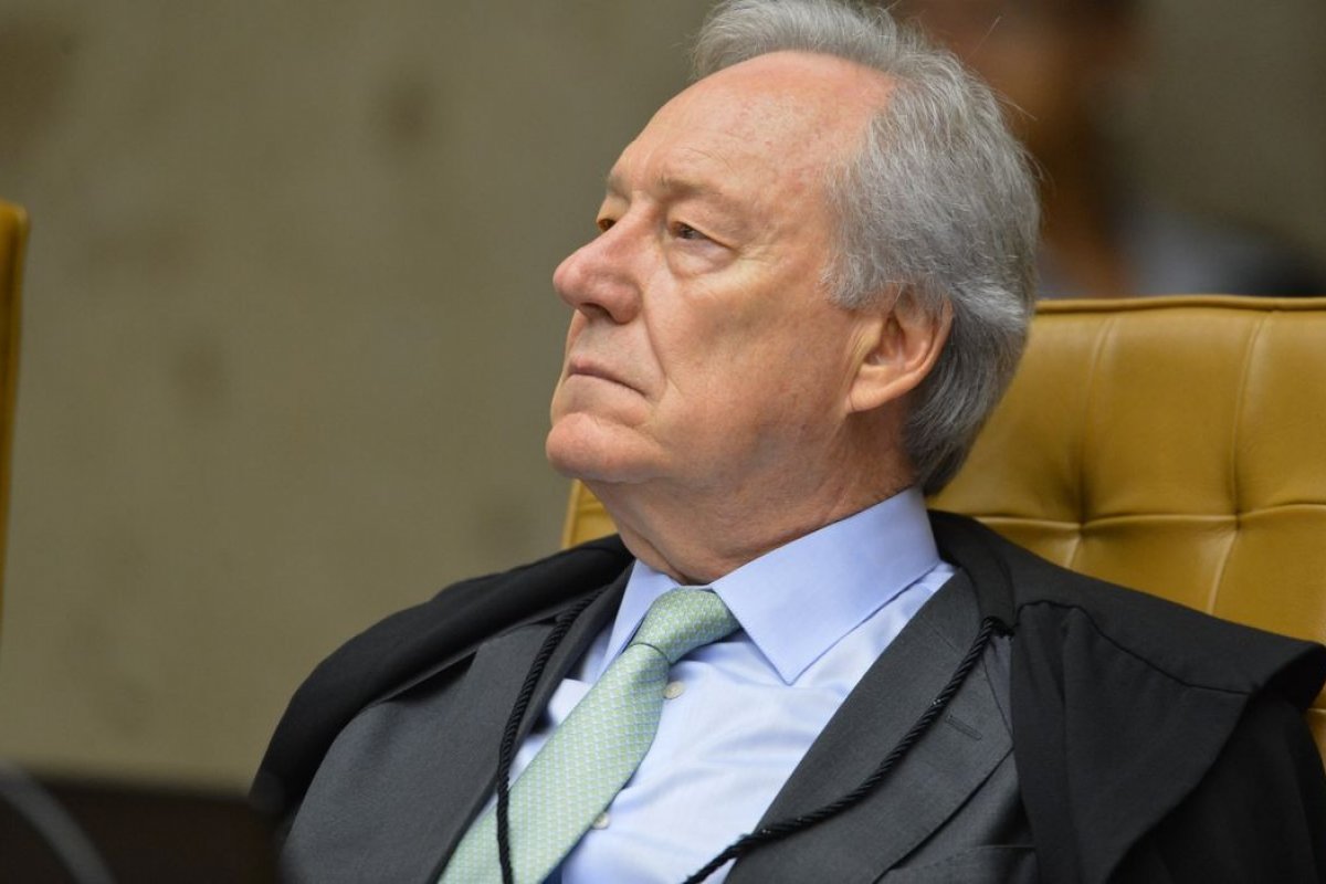 Com aposentadoria de Lewandowski, STF fica apenas com 10 ministros