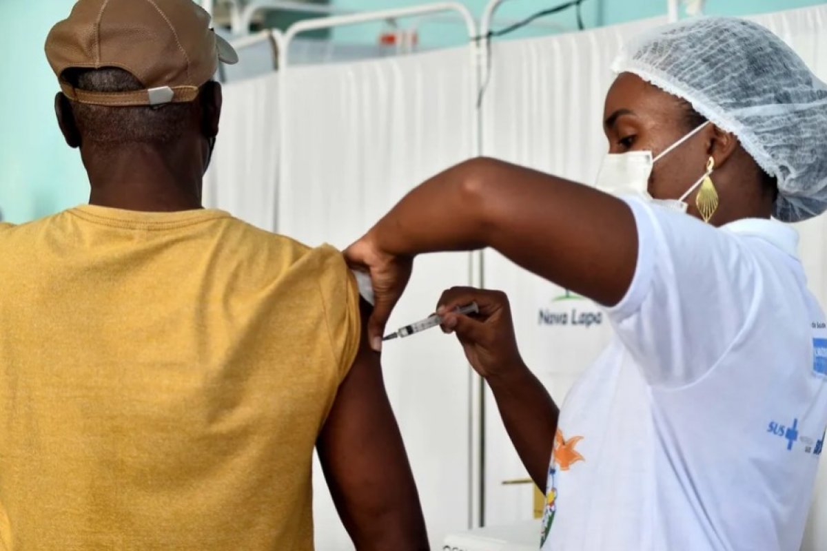 Covid-19: adesão de vacina bivalente na Bahia é de menos de 10%